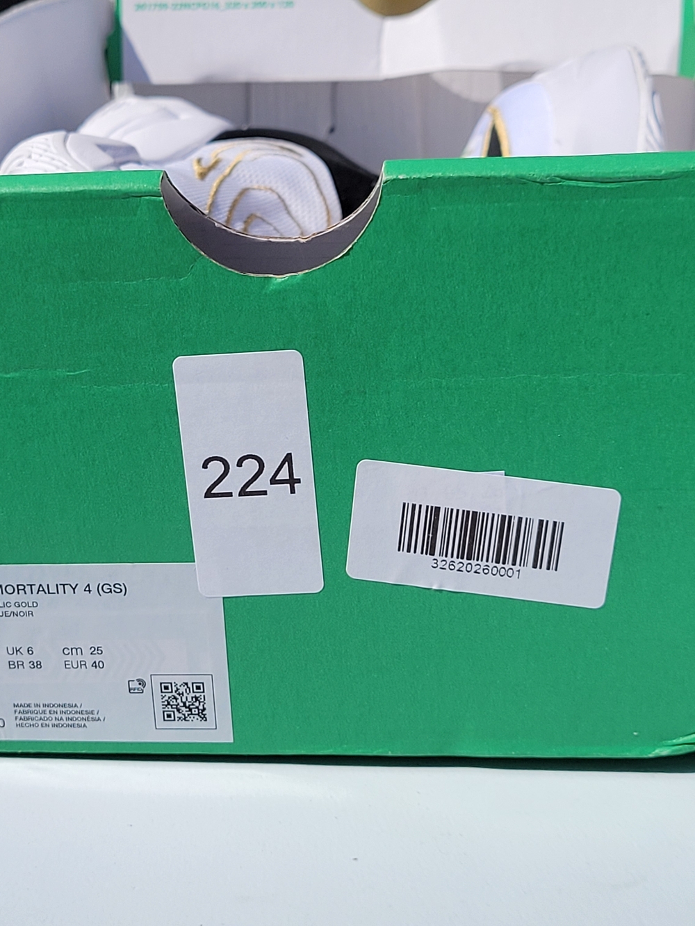 Size 7 youth Nike Giannis Immortality 4 (GS) White Basketball Shoes FZ6734-100 - Picture 2 of 9